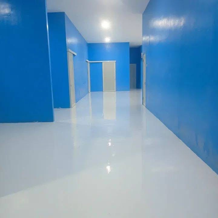 Lantai epoxy Putih Glosy